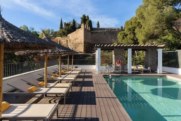 Parador de Malaga. Gibralfaro - Havuz