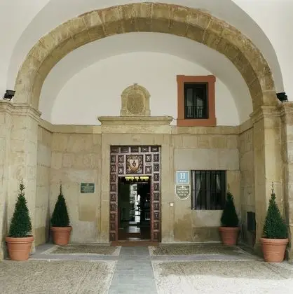Parador de Santo Domingo Bernardo de Fresneda - Dış Mekan