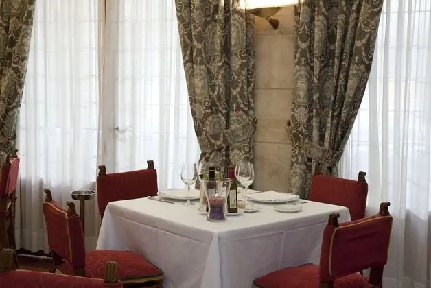 Parador de Santo Domingo de la Calzada - Yerinde Yemek