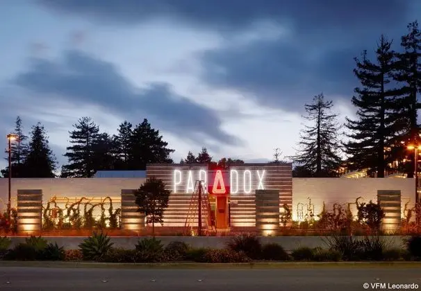 Hotel Paradox, Autograph Collection