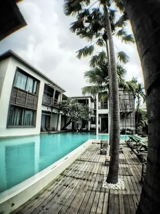 Paragon Inn