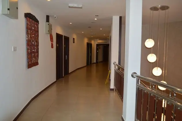 PARAGON LUTONG HOTEL