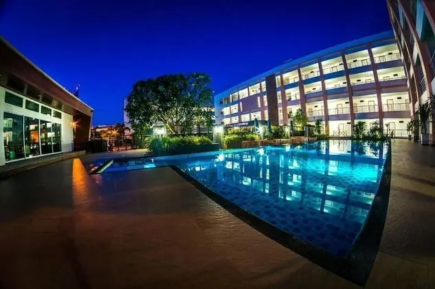 Paragon Suites Resort - Havuz
