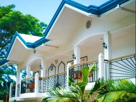Villa Paraiso Resort & Apartelle