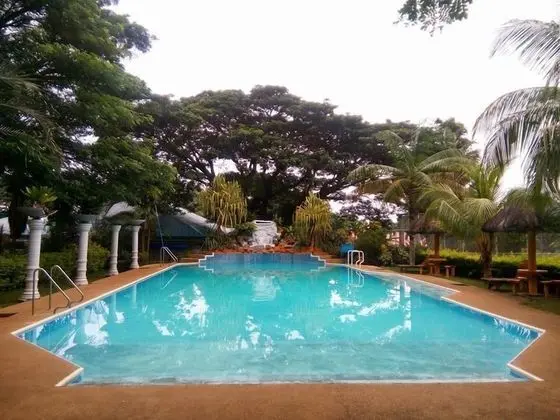 Villa Paraiso Resort & Apartelle - Havuz