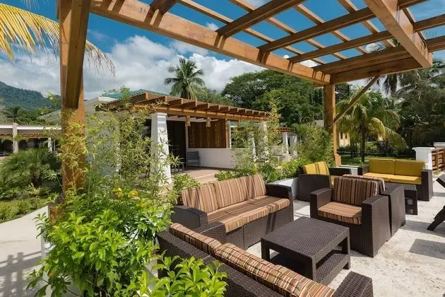 Paraiso Rainforest and Beach Hotel - Havuz