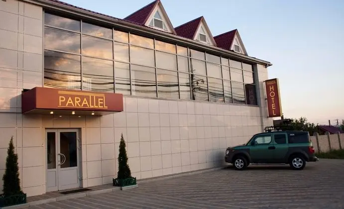 Parallel Hotel