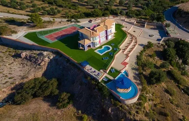 Paramithia Villa