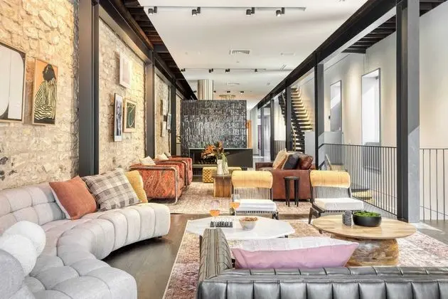 Paramount Place by Avantstay 4 Story Apartment in Heart of Austin w/ Movie Theatre - İç Mekan