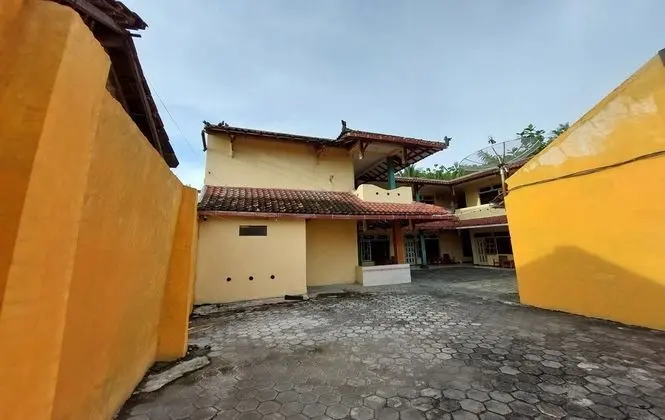 HOTEL PARANGTRITIS WIDODO TUSTIYANI