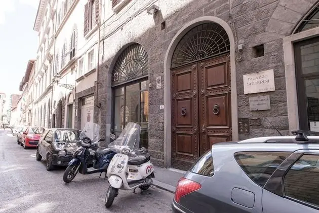 Paravia Suite