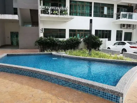 Parc Regency Serviced Apartment - Havuz