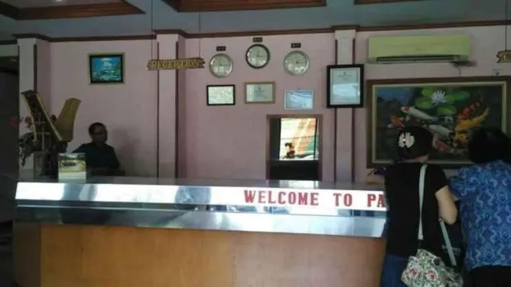 Hotel Parewisata - Lobi
