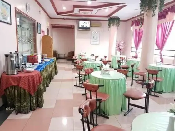 Hotel Parewisata - Yerinde Yemek