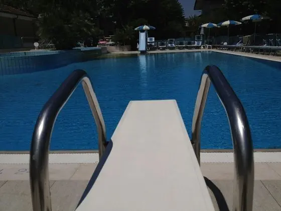 Hotel Paris Resort - Havuz
