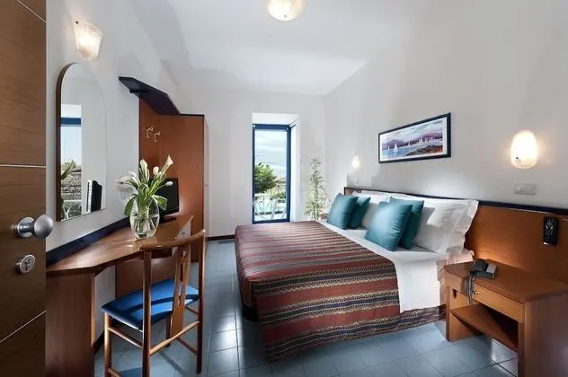 Hotel Paris Resort - Oda