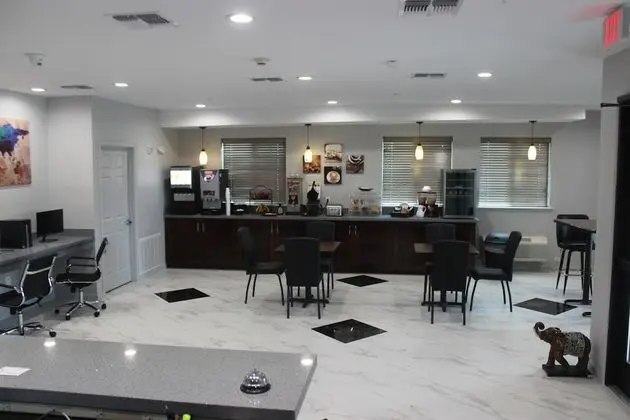 Paris Inn & Suites - Lobi