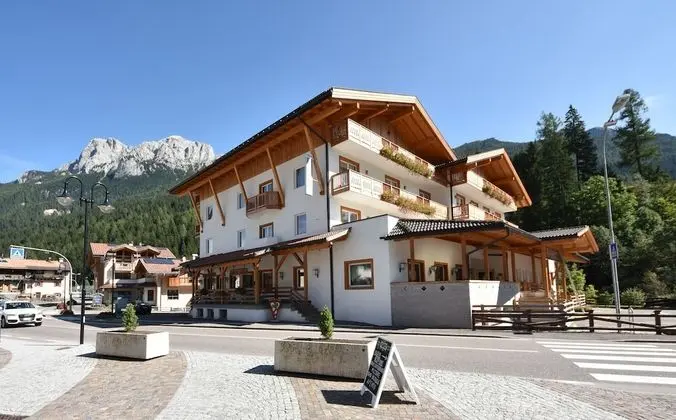 Park Hotel Avisio - Dış Mekan