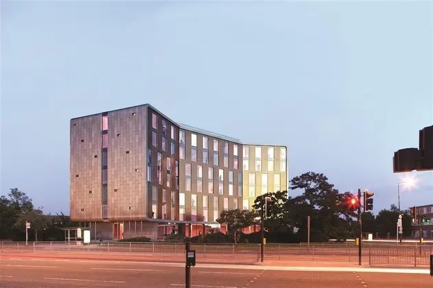 Park Grand London Heathrow