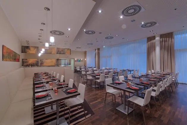 Park Inn By Radisson Linz - Yeme / İçme