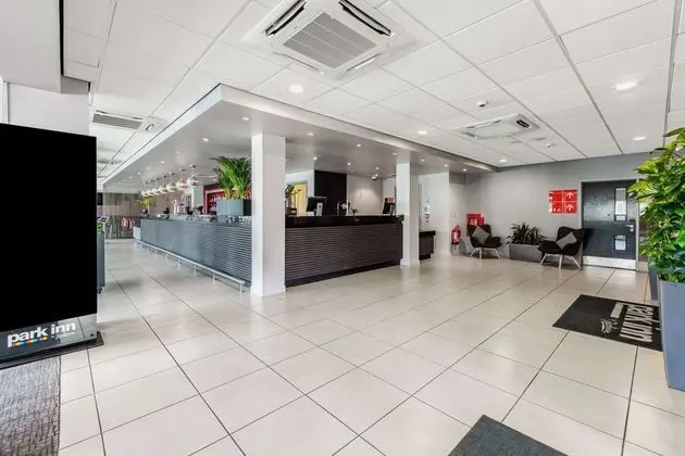 Park Inn Peterborough - Lobi