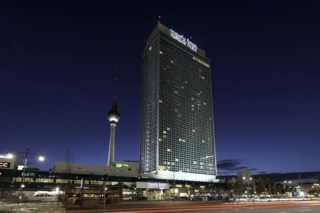 Park Inn by Radisson Berlin Alexanderplatz - Genel