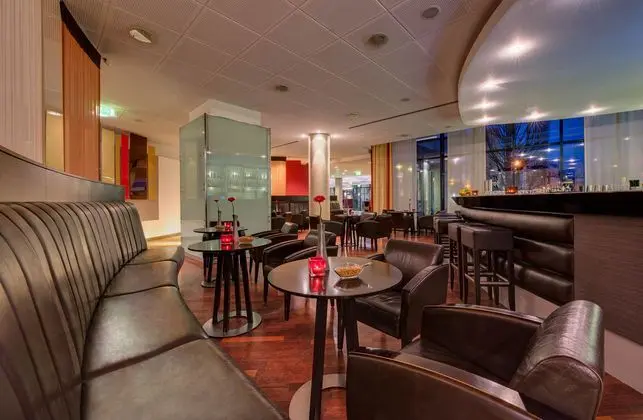 Park Inn by Radisson Köln City West - Bar