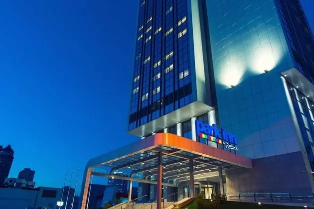 Park Inn by Radisson Kyiv Troyitska - Dış Mekan