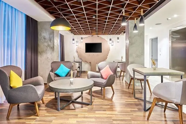 Park Inn by Radisson Kyiv Troyitska - Lobi