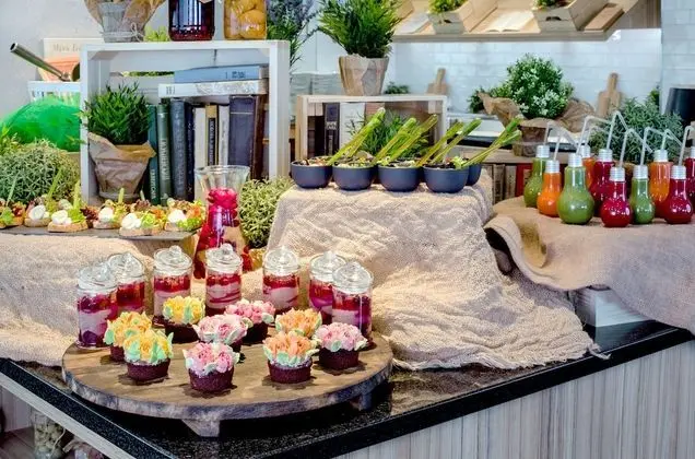 Park Inn by Radisson Pulkovo Airport St Petersburg - Yerinde Yemek