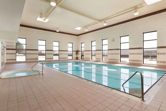 Park Inn By Radisson Toronto - Markham - Havuz