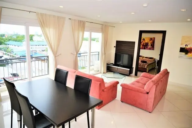 Park Lane Resort Pattaya 2 Bedroom Condo Fully Equiped