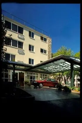 Park Lane Suites