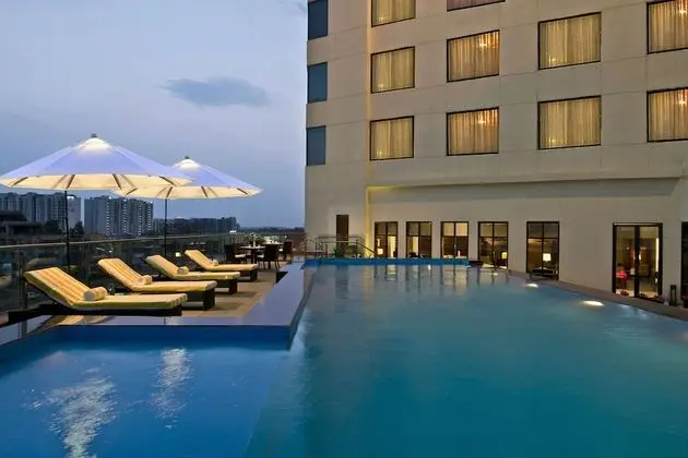 Park Plaza Chandigarh Zirakpur - Havuz