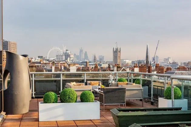 Park Plaza Victoria London