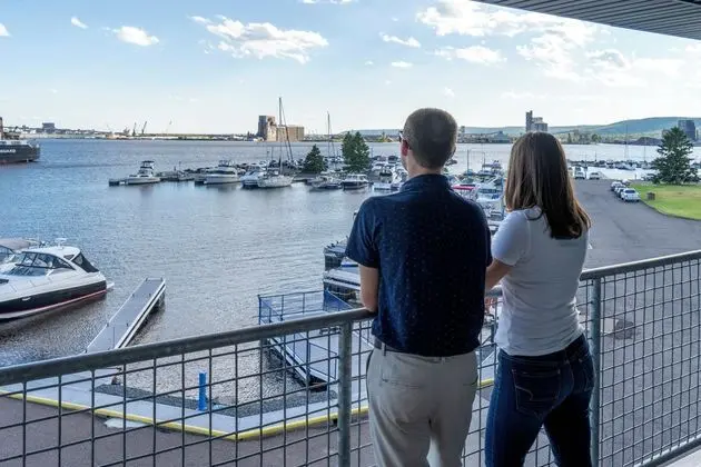 Park Point Marina Inn