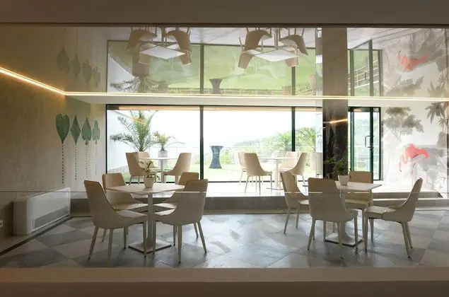 Park Hotel RAYA Garden - Lobi
