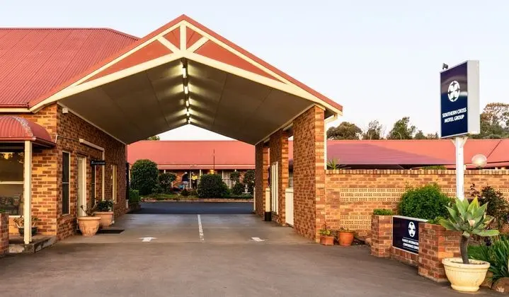 Parkes International Motor Inn - Dış Mekan
