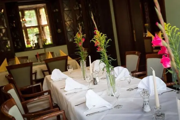 Parkhotel Unter den Linden - Yeme / İçme