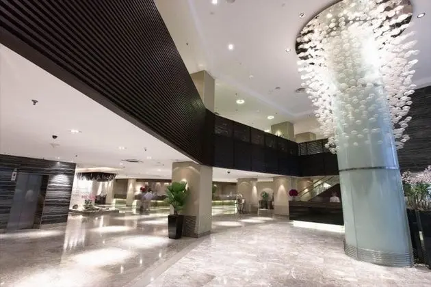 Parkroyal on Kitchener Road - Lobi