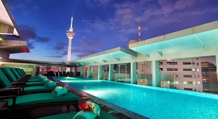 Parkroyal Serviced Suites Kuala Lumpur - Havuz