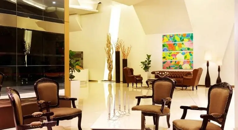 Parkroyal Serviced Suites Kuala Lumpur - Lobi