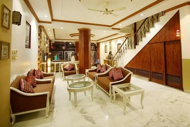 Hotel Parkway Deluxe - Lobi