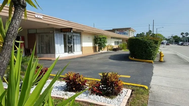 Parkway Inn Airport Motel - Dış Mekan