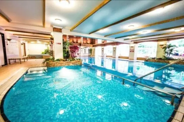 Parkway Hotel & Spa - Havuz
