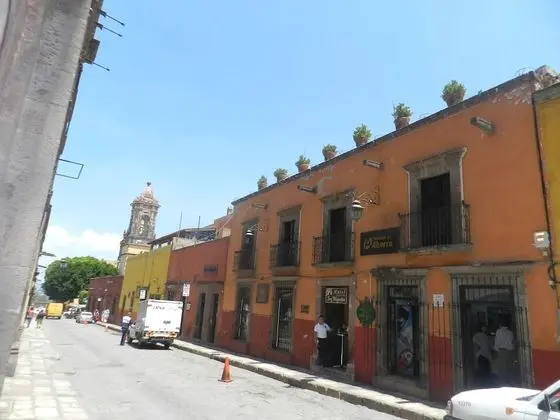 Hotel Parrokia