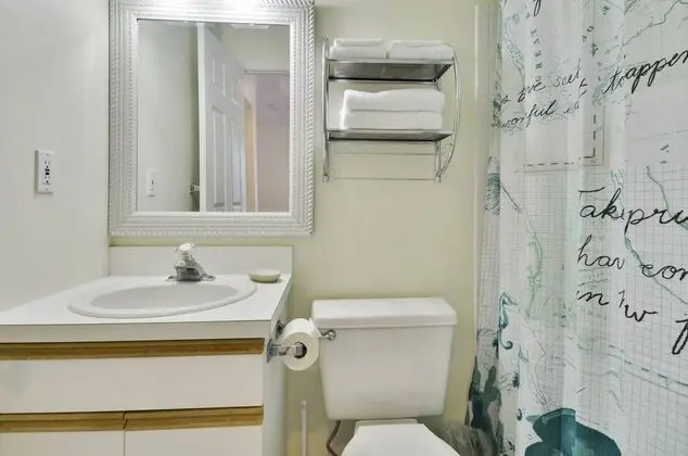 Parrot Perch by Avantstay Old Town Key West w/ Shared Pool Week Long Stays Only - İç Mekan