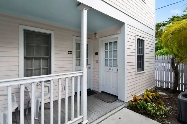 Parrot Perch by Avantstay Old Town Key West w/ Shared Pool Week Long Stays Only - İç Mekan