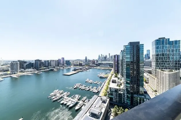Pars Apartments Collins Wharf Docklands