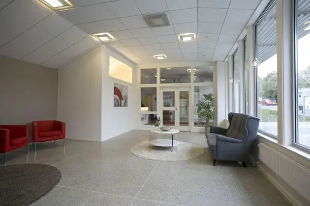 Part-Time Home Hotel Rotebro Station - Lobi